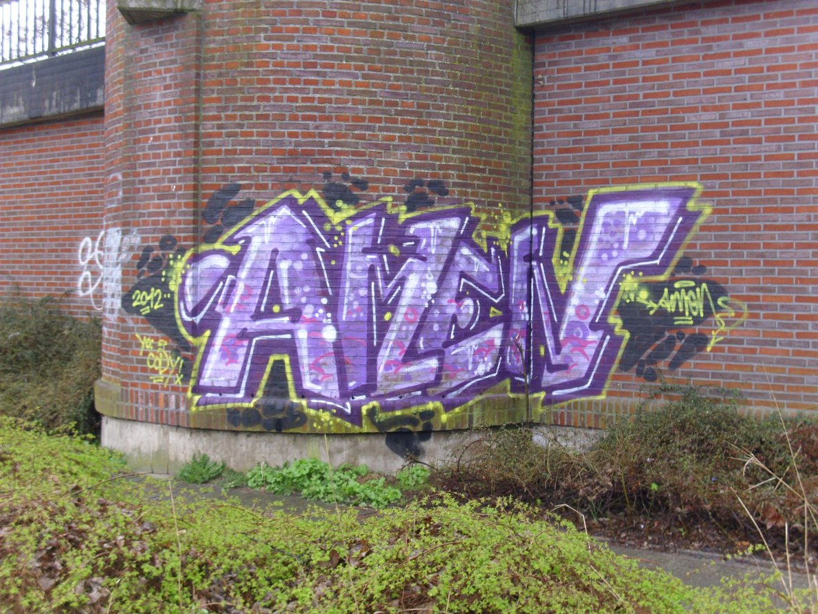 Graffiti Bombing in Oldenburg - Photo by oldenburgcity - amen (2012)