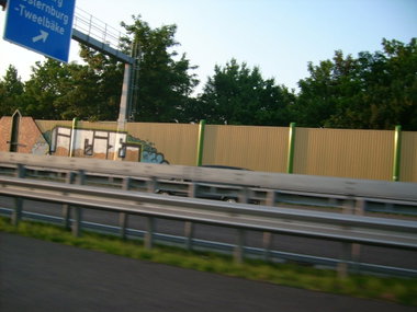 Graffiti Bombing in Oldenburg - Photo by oldenburgcity - ice, radio (2007)
