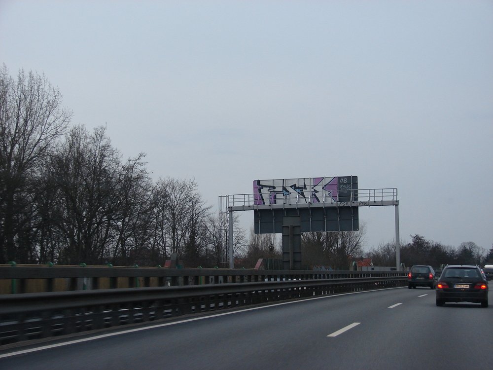 Graffiti Bombing in Oldenburg - Photo by oldenburgcity - psk (2008)
