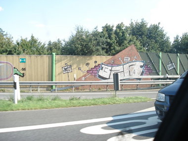 Graffiti Bombing in Oldenburg - Photo by oldenburgcity - bza, radio