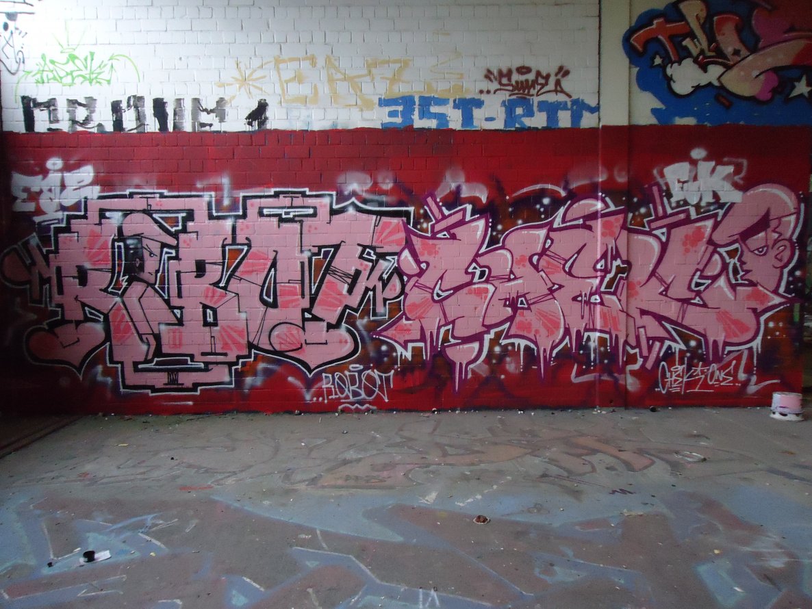 Graffiti Wall in Oldenburg - Photo by oldenburgcity - robot, chek, eaz (2012)