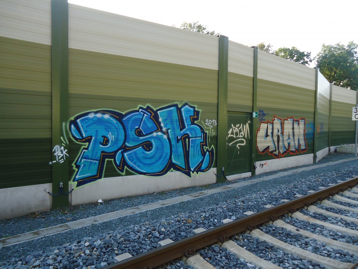 Graffiti Bombing in Varel - Photo by oldenburgcity - psk, uran (2013)