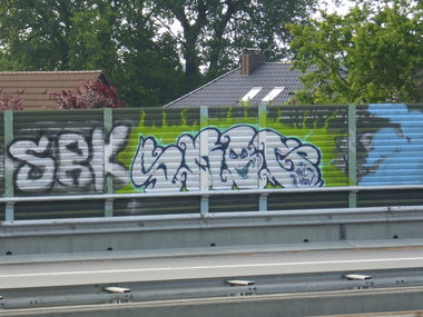 Graffiti Bombing in Oldenburg - Photo by oldenburgcity - smog