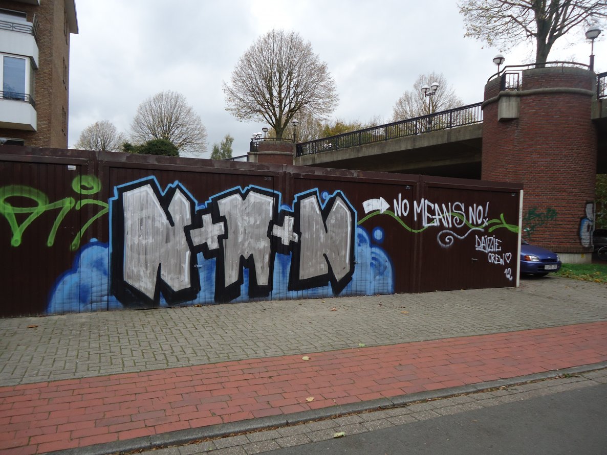 Graffiti Bombing in Oldenburg - Photo by oldenburgcity - nmn (2012)
