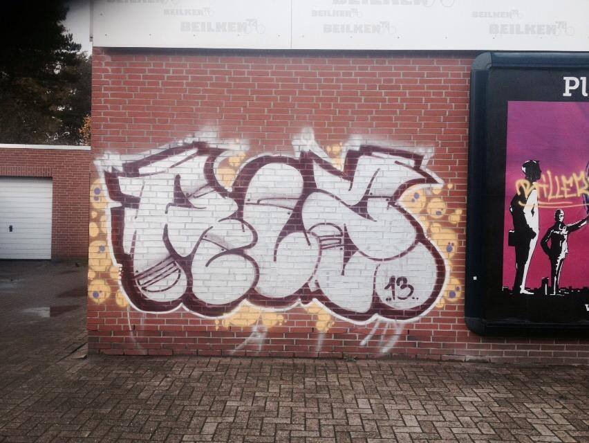 Graffiti Bombing in Oldenburg - Photo by oldenburgcity - rlz (2013)