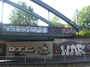 Graffiti Bombing in Oldenburg - Photo by oldenburgcity - twocrew, two, ems