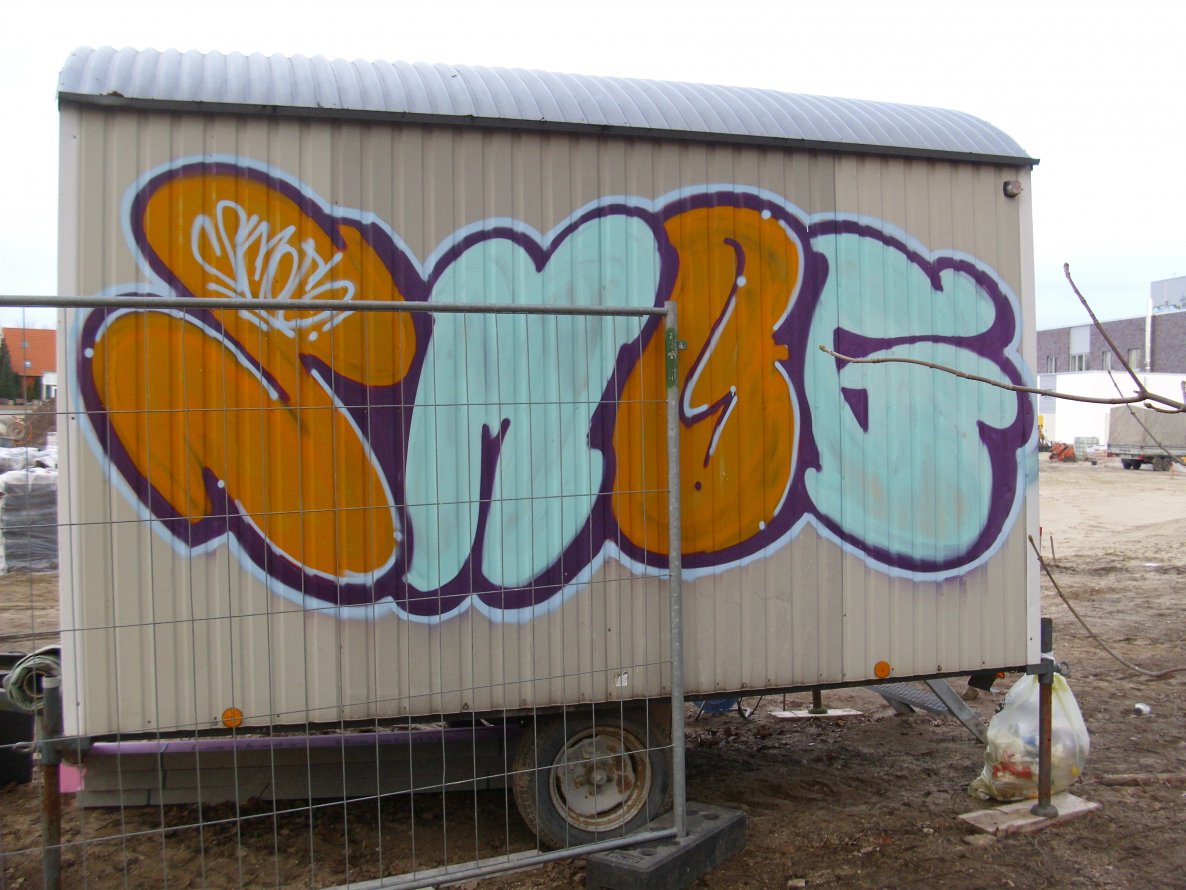 Graffiti Bombing in Oldenburg - Photo by oldenburgcity - smog