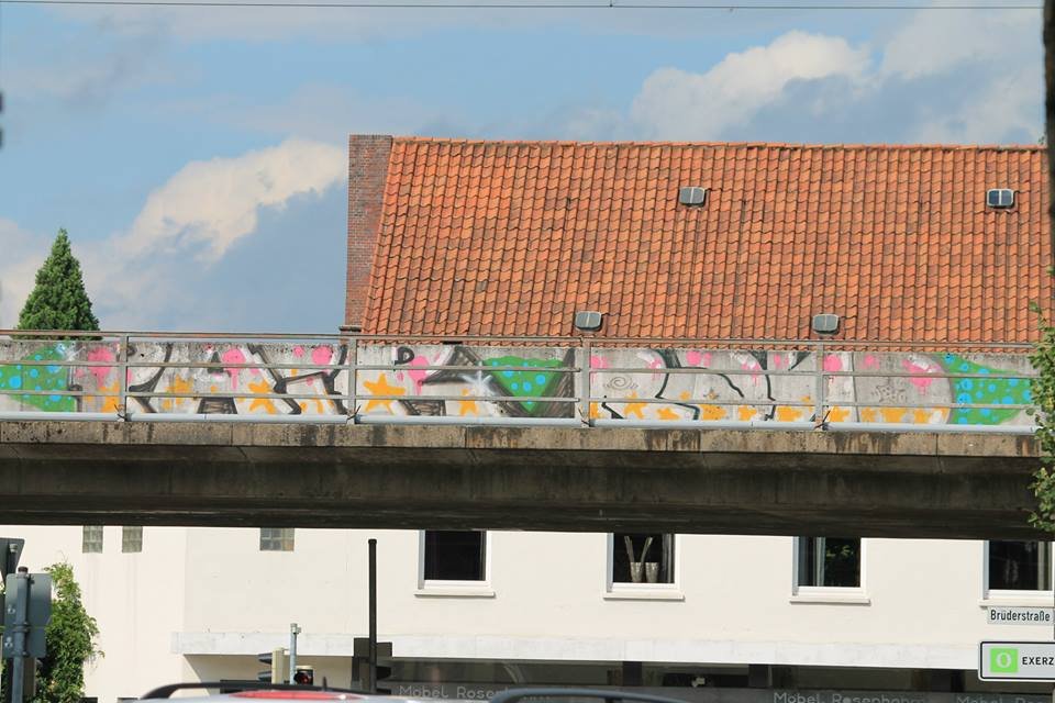 Graffiti Bombing in Oldenburg - Photo by oldenburgcity - pair, rand, eaz (2011)