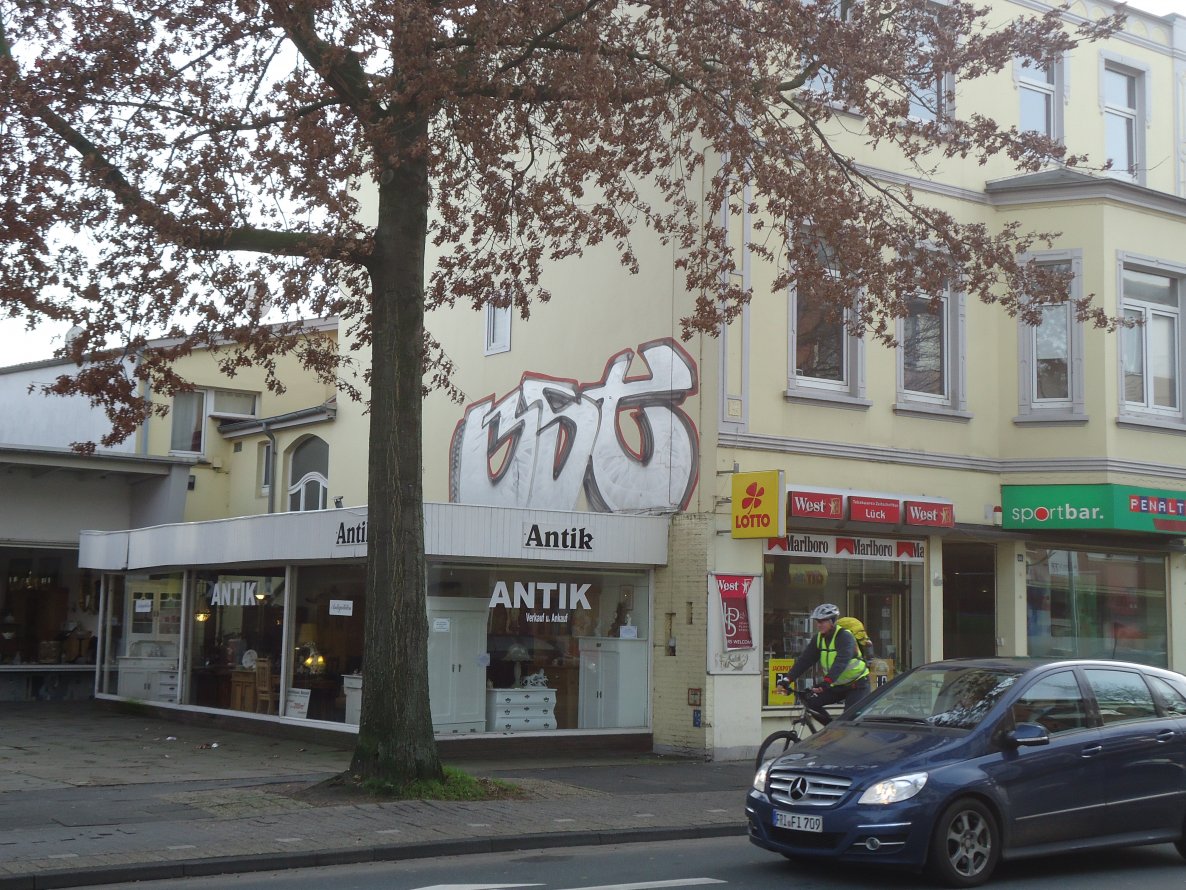 Graffiti Bombing in Oldenburg - Photo by oldenburgcity - 3st (2013)