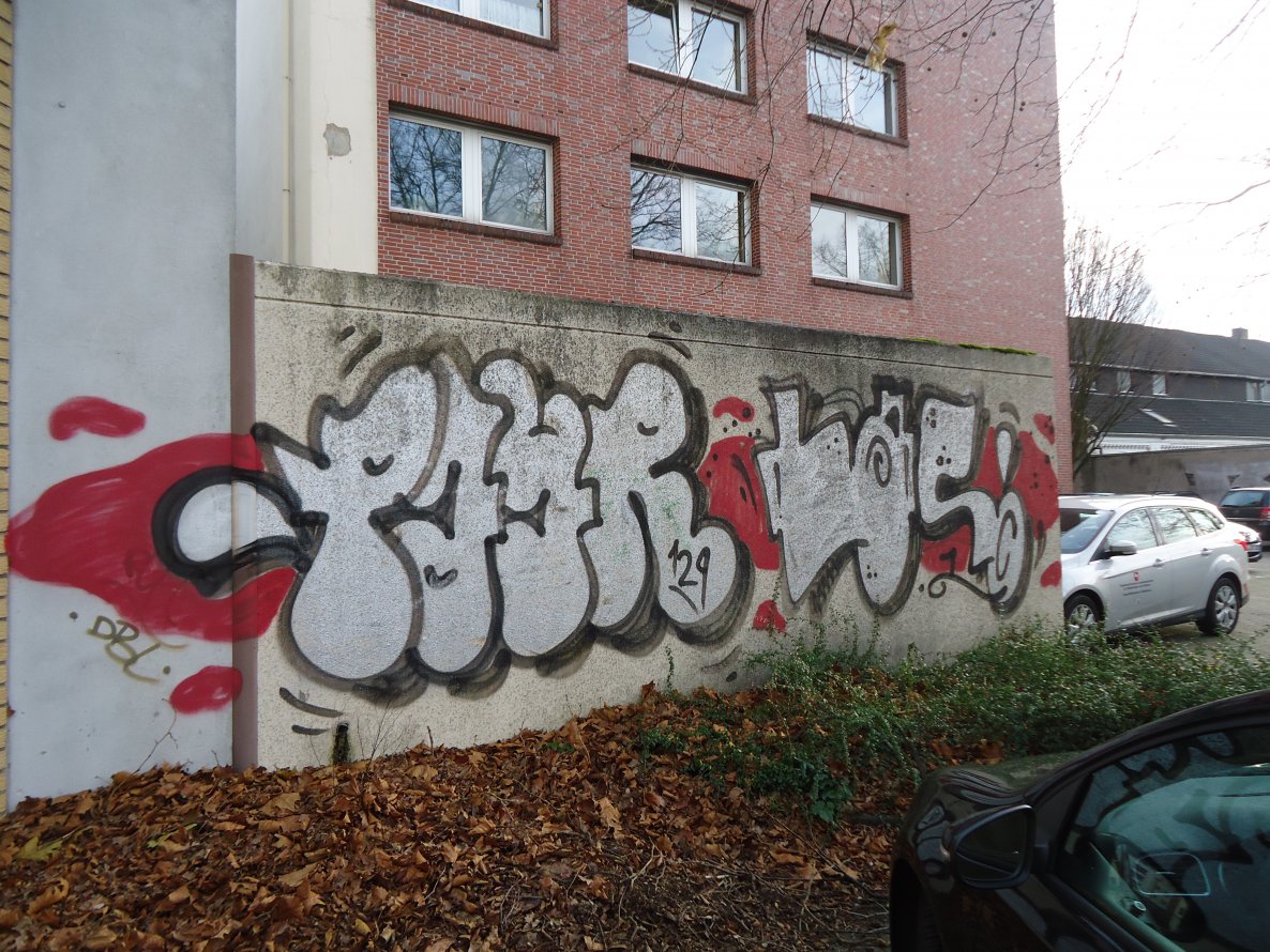 Graffiti Bombing in Oldenburg - Photo by oldenburgcity - payr, pair, las