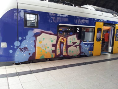 Graffiti Train in Bremen - Photo by oldenburgcity - eaz (2013)