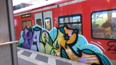 Graffiti Train in Hannover - Photo by oldenburgcity - pair, eaz (2013)