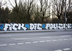 Graffiti Bombing in Oldenburg - Photo by oldenburgcity - fickdiepolizei (2012)