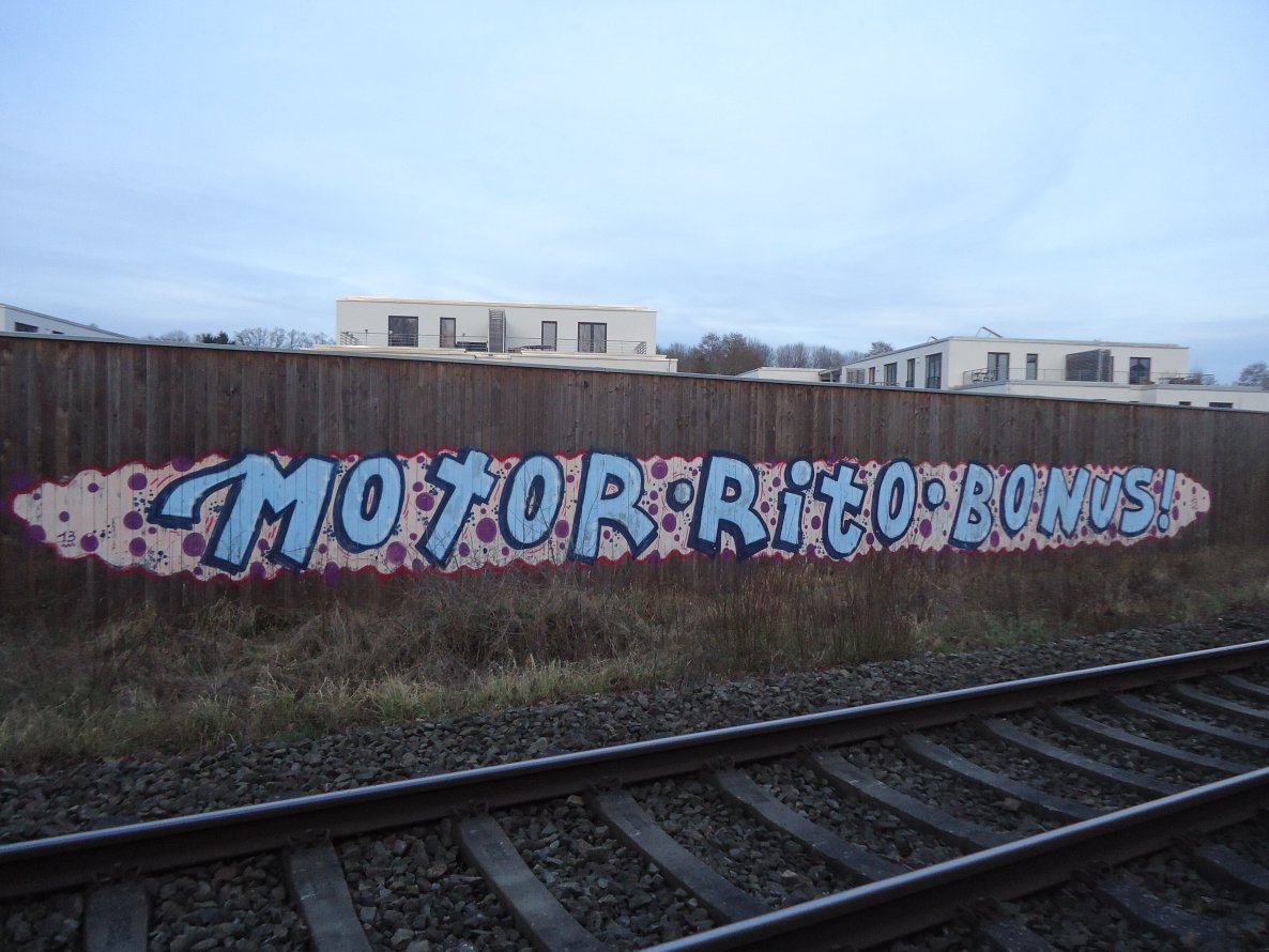 Graffiti Bombing in Oldenburg - Photo by oldenburgcity - motor, rito, bonus (2013)