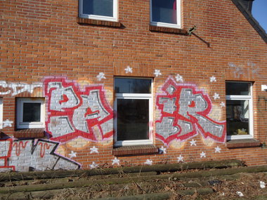 Graffiti Bombing in Oldenburg - Photo by oldenburgcity - pair