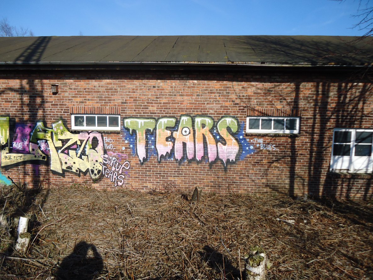 Graffiti Bombing in Oldenburg - Photo by oldenburgcity - tears, pnd, two