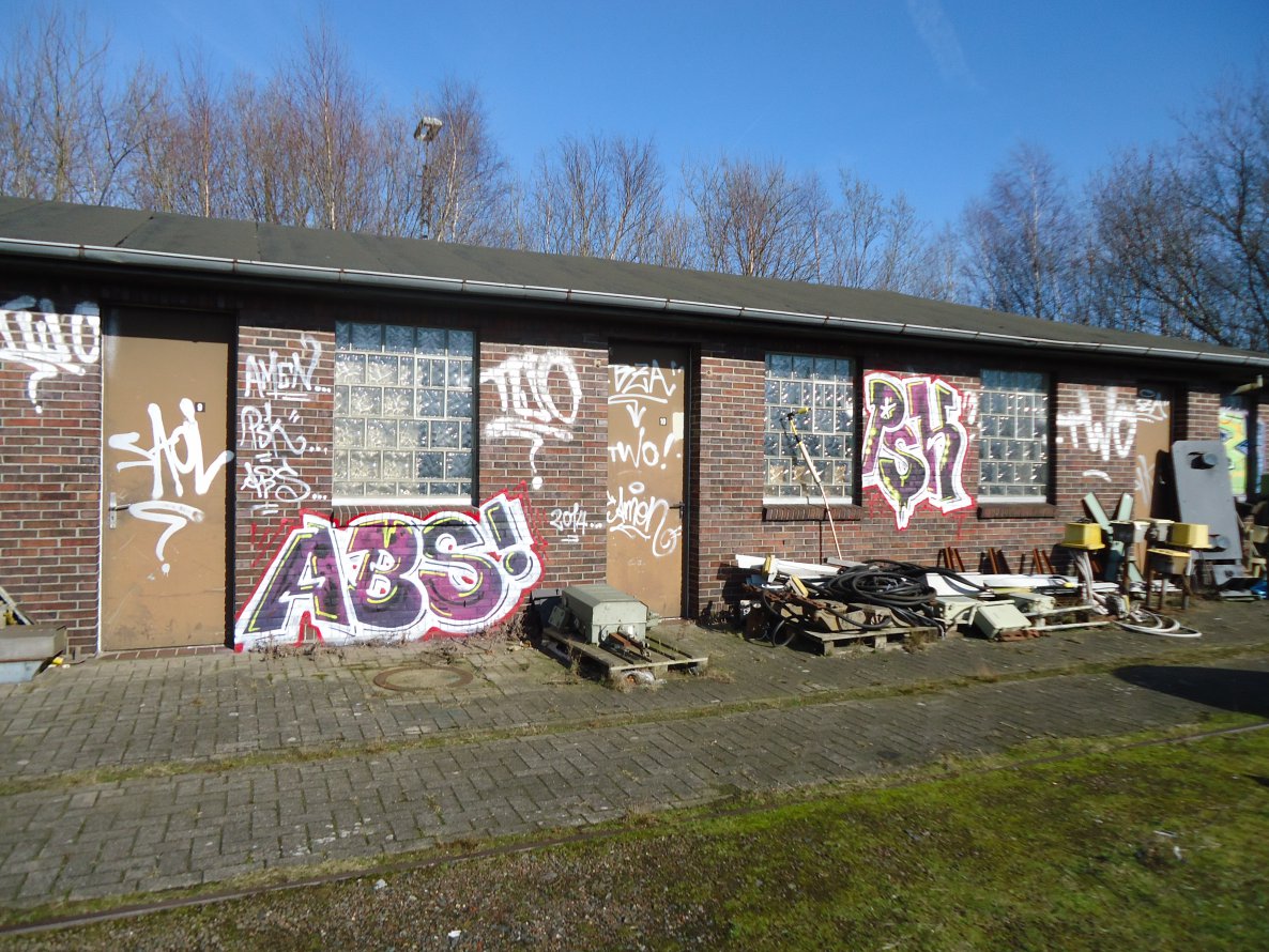 Graffiti Bombing in Oldenburg - Photo by oldenburgcity - abs, psk (2014)