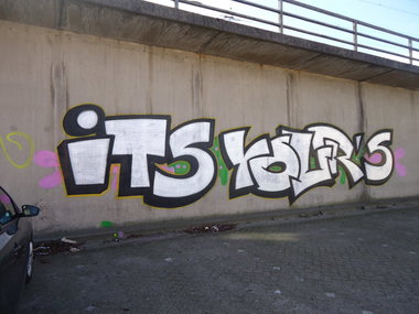 Graffiti Bombing in Oldenburg - Photo by oldenburgcity - its, your's, your (2014)