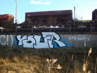 Graffiti Bombing in Oldenburg - Photo by oldenburgcity - your, it's, your's (2014)