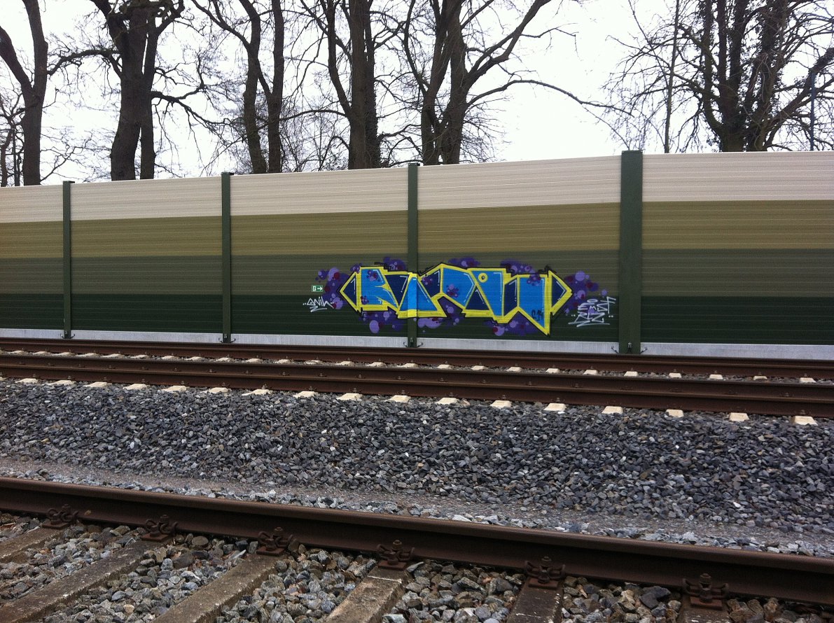 Graffiti Wall - Photo by oldenburgcity - onil, oniel