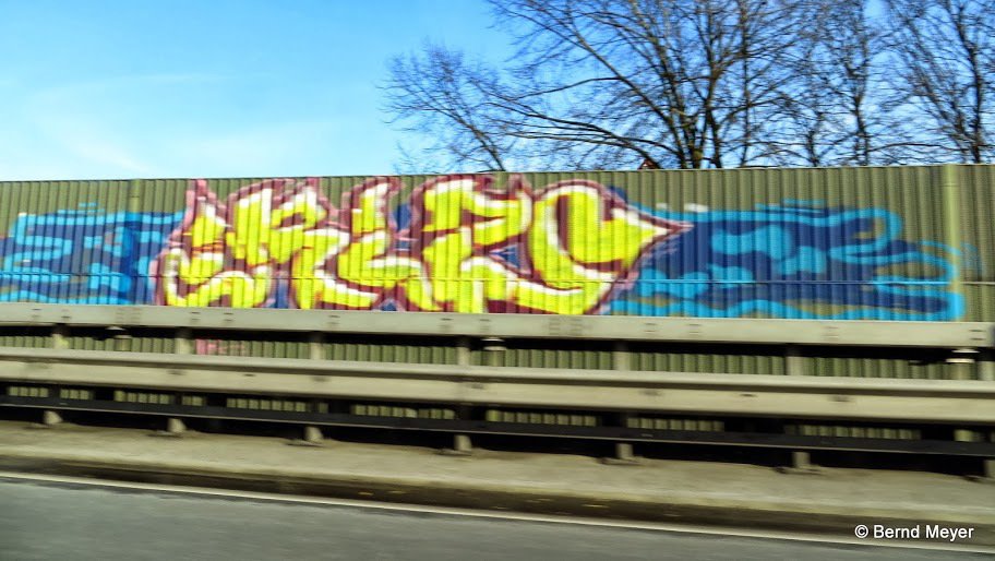 Graffiti Bombing in Oldenburg - Photo by oldenburgcity - rlz