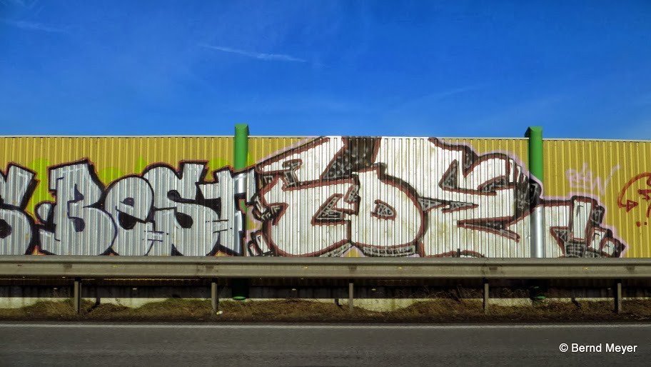 Graffiti Bombing in Oldenburg - Photo by oldenburgcity - ide, ideal