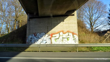 Graffiti Bombing in Oldenburg - Photo by oldenburgcity - rds, zish