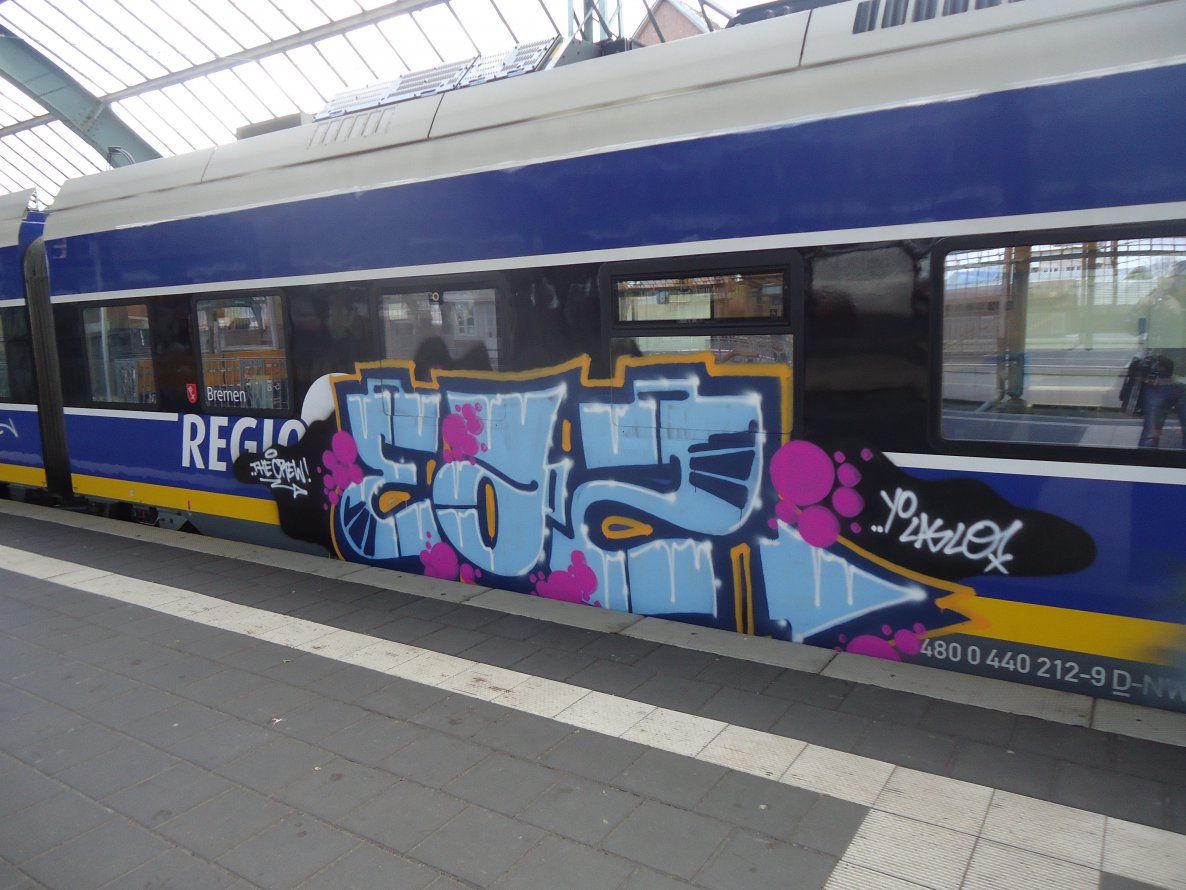 Graffiti Train in Oldenburg - Photo by oldenburgcity - eaz (2014)