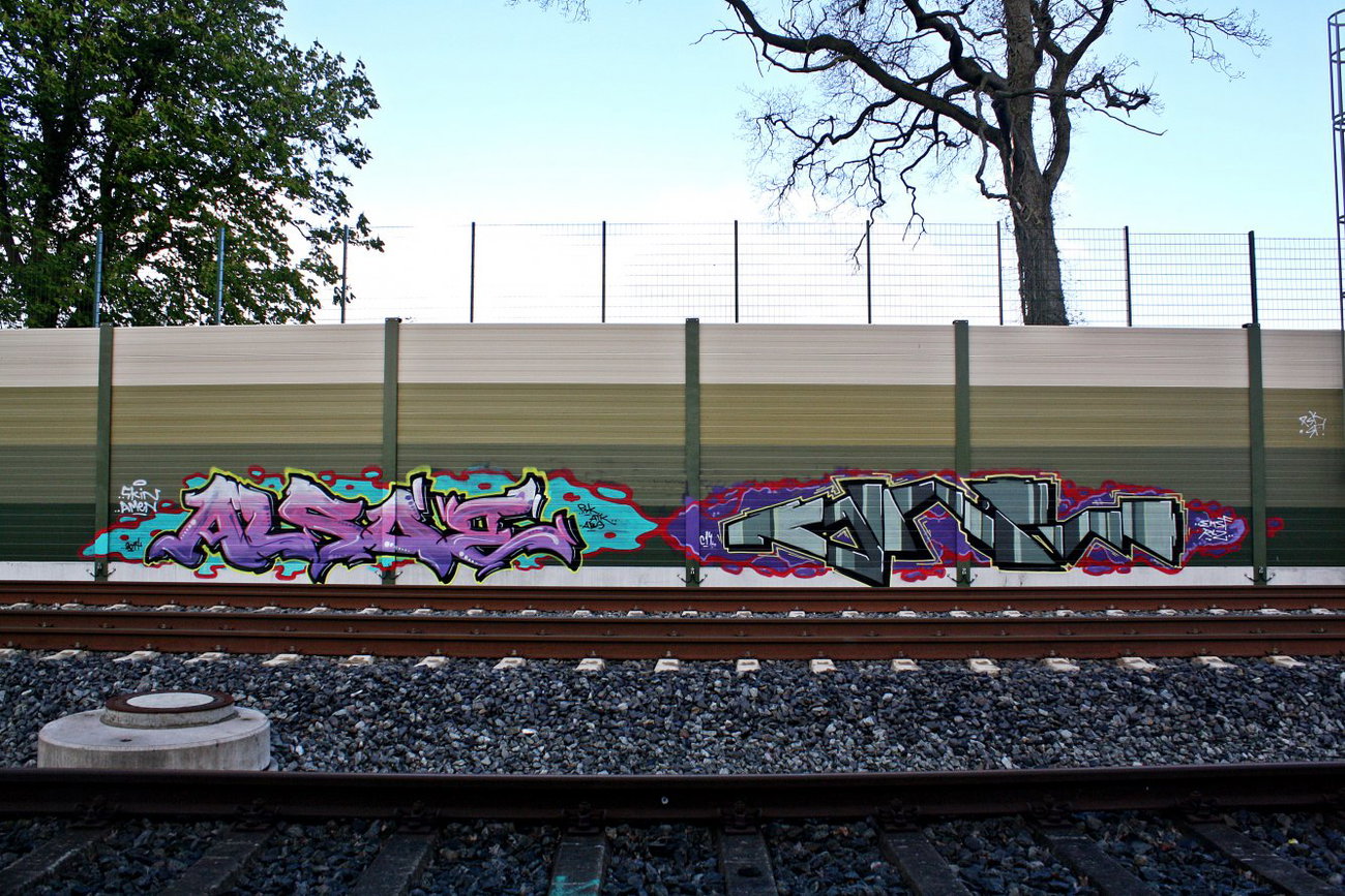Graffiti Wall - Photo by oldenburgcity - alsoe, onil