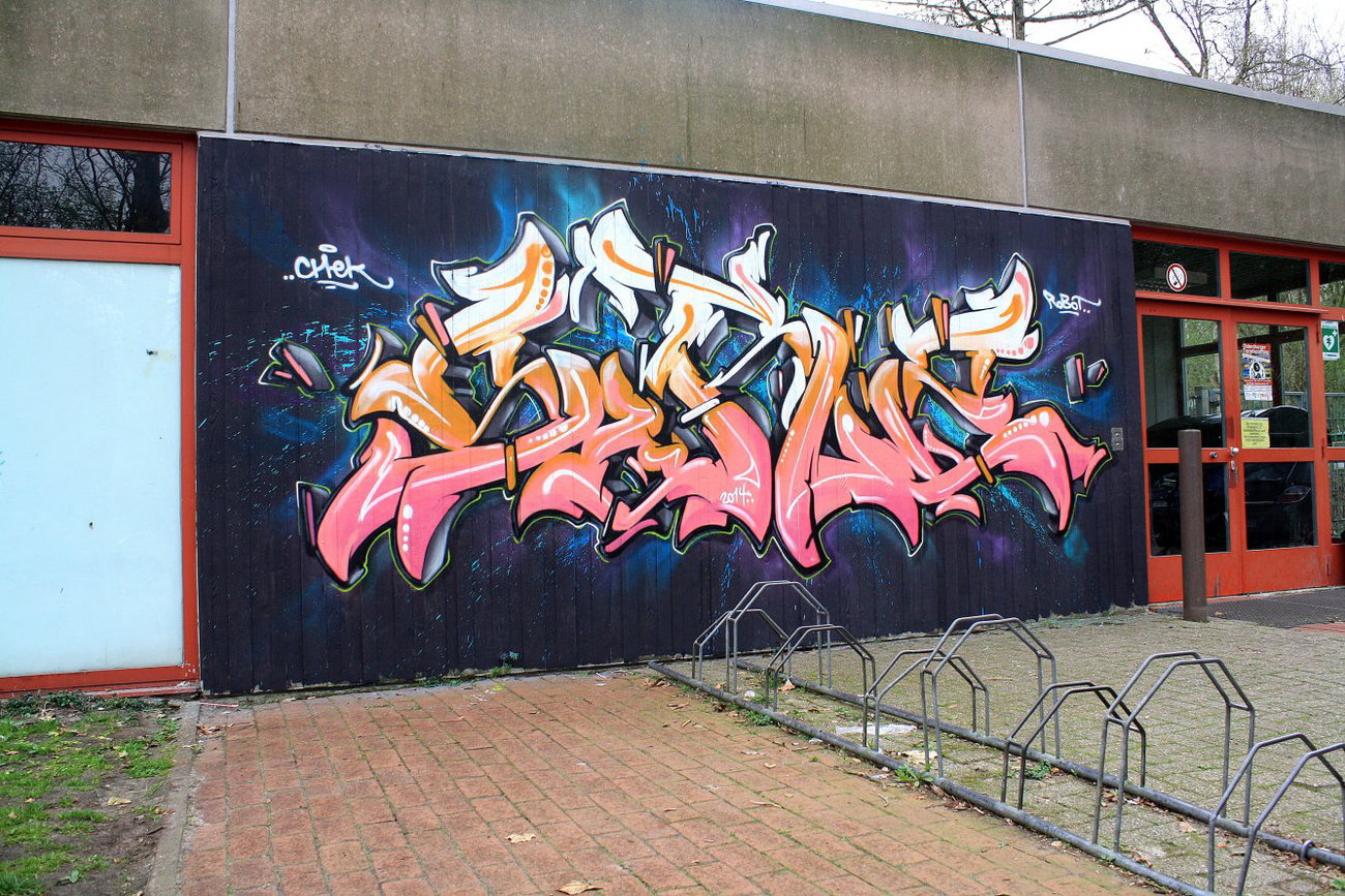 Graffiti Wall - Photo by oldenburgcity - sure