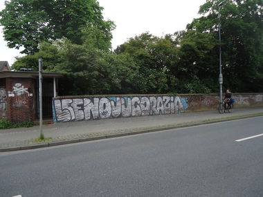 Graffiti Bombing in Oldenburg - Photo by oldenburgcity - leeno, lino, jugo (2014)