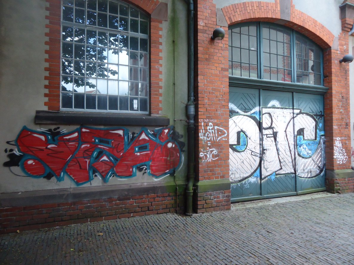 Graffiti Bombing in Oldenburg - Photo by oldenburgcity - vza, ditc