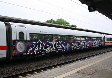 Graffiti Train - Photo by oldenburgcity - alsoe, skin, chek