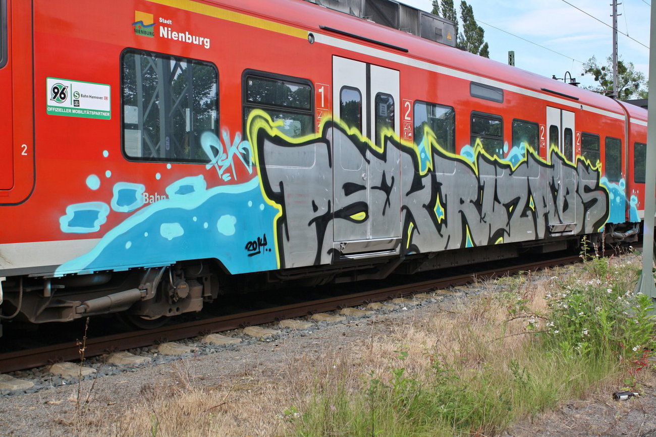 Graffiti Wall - Photo by oldenburgcity - psk, rlz, abs