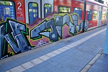Graffiti Train - Photo by oldenburgcity - onil, oniel (2014)