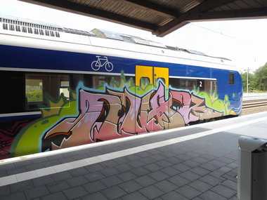 Graffiti Train - Photo by oldenburgcity - quer, quar, quär (2014)