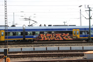 Graffiti Train - Photo by oldenburgcity - rillaz, rlz (2014)