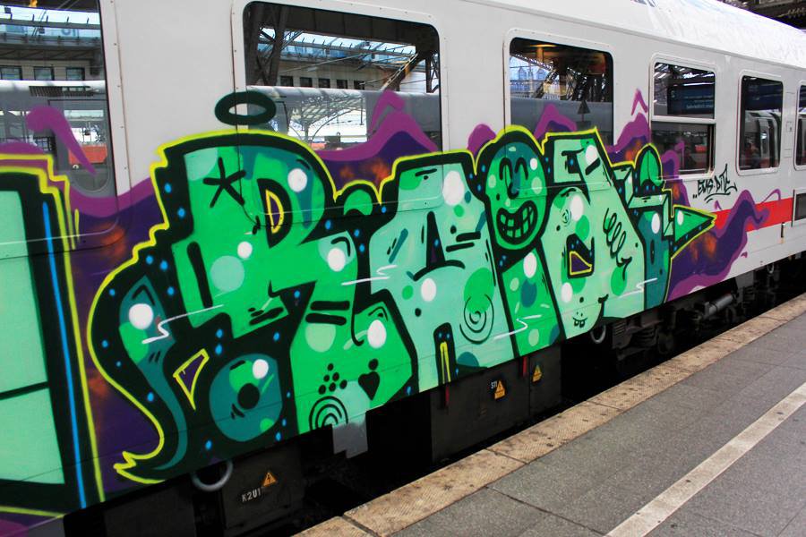 Graffiti Train - Photo by oldenburgcity - raid (2014)