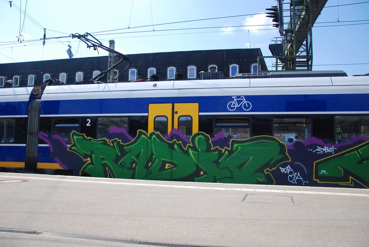 Graffiti Train - Photo by oldenburgcity - radio (2014)