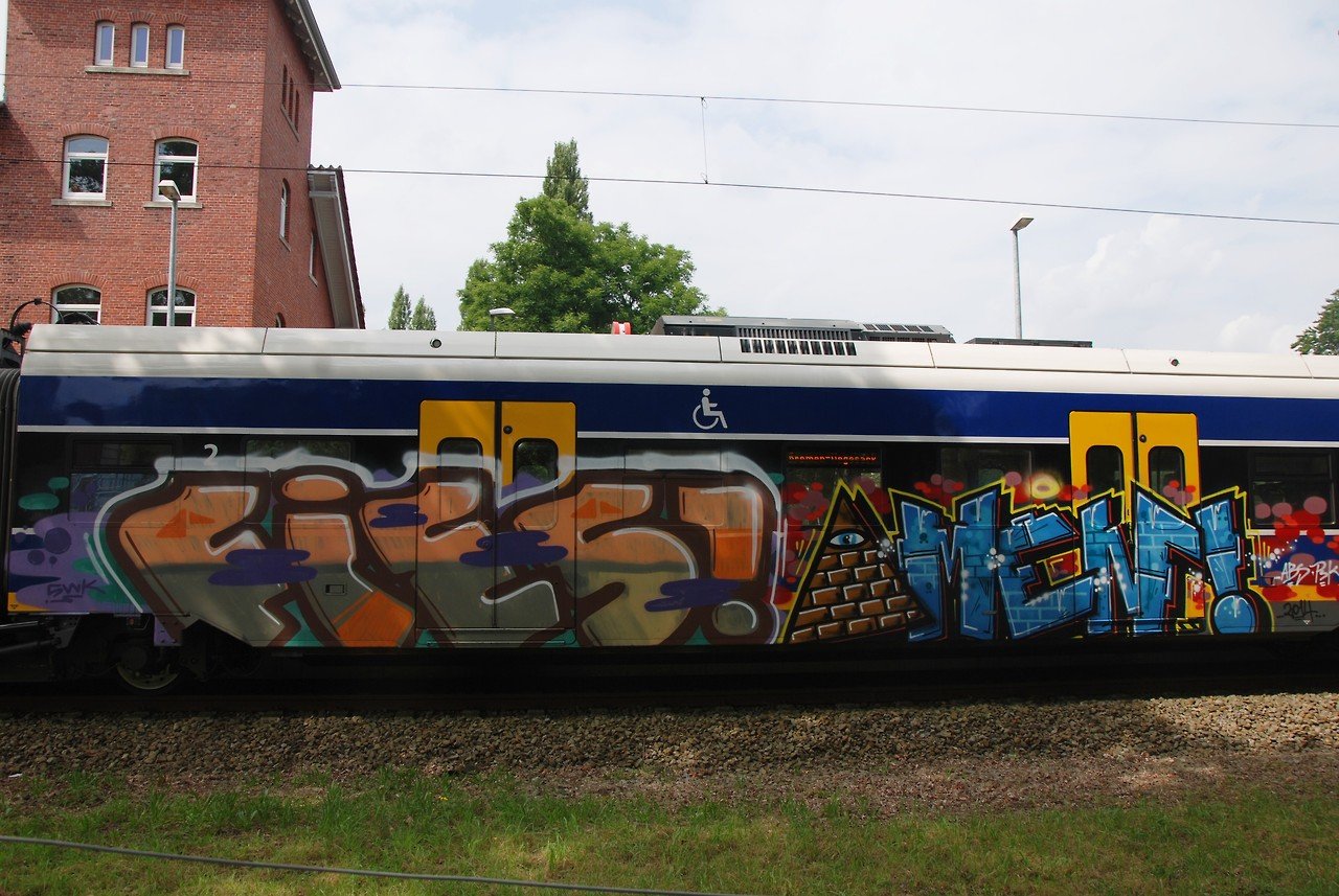Graffiti Train - Photo by oldenburgcity - fies, amen (2014)