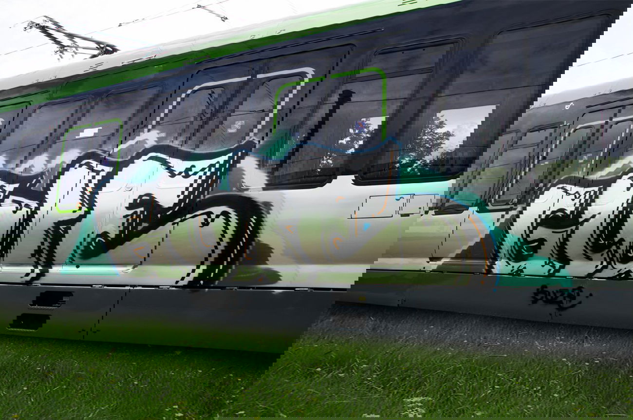 Graffiti Train - Photo by oldenburgcity - glue (2014)