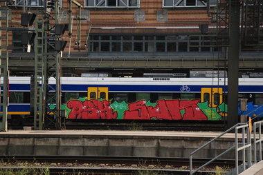 Graffiti Train - Photo by oldenburgcity - psk, swk (2014)