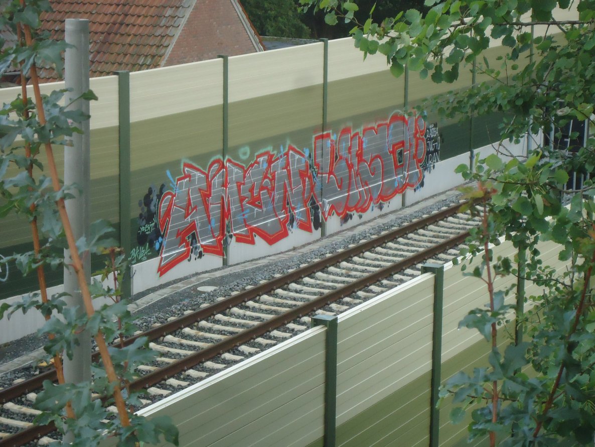 Graffiti Bombing - Photo by oldenburgcity - amen, leenoe, lino (2014)