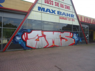 Graffiti Bombing - Photo by oldenburgcity - ems (2014)