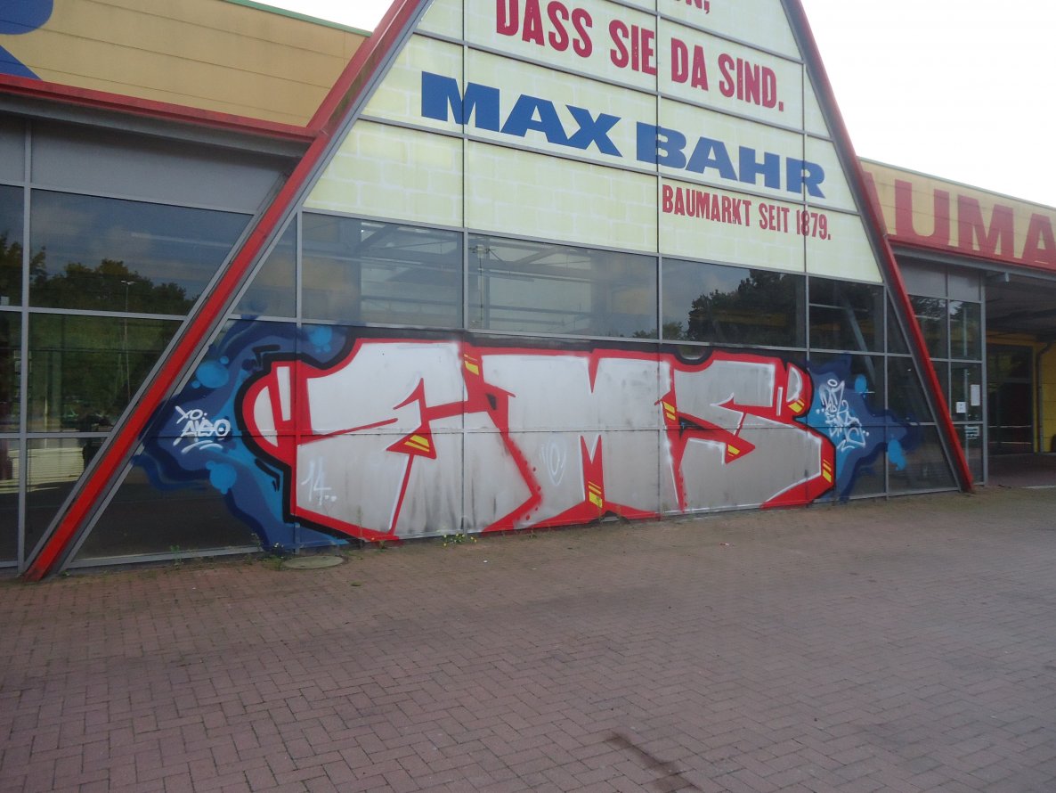 Graffiti Bombing - Photo by oldenburgcity - ems (2014)