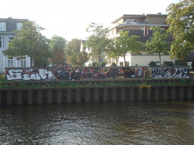 Graffiti Bombing - Photo by oldenburgcity - swk, vza, swk (2014)