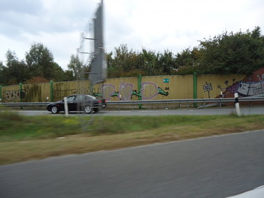 Graffiti Bombing - Photo by oldenburgcity - pnd (2006)