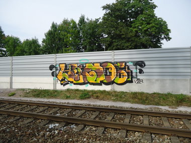 Graffiti Bombing - Photo by oldenburgcity - leeno, leenoe (2014)