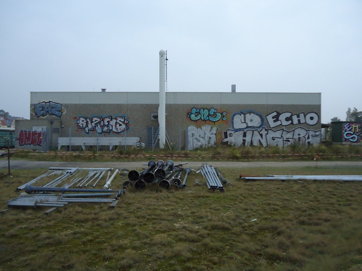 Graffiti Bombing - Photo by oldenburgcity - amen, eaz, rlz