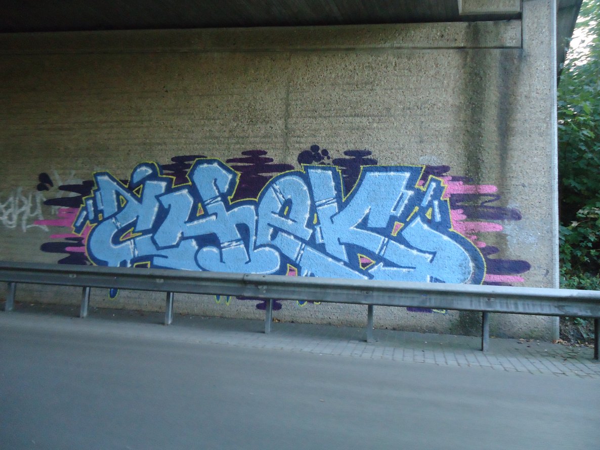 Graffiti Bombing - Photo by oldenburgcity - chek (2014)
